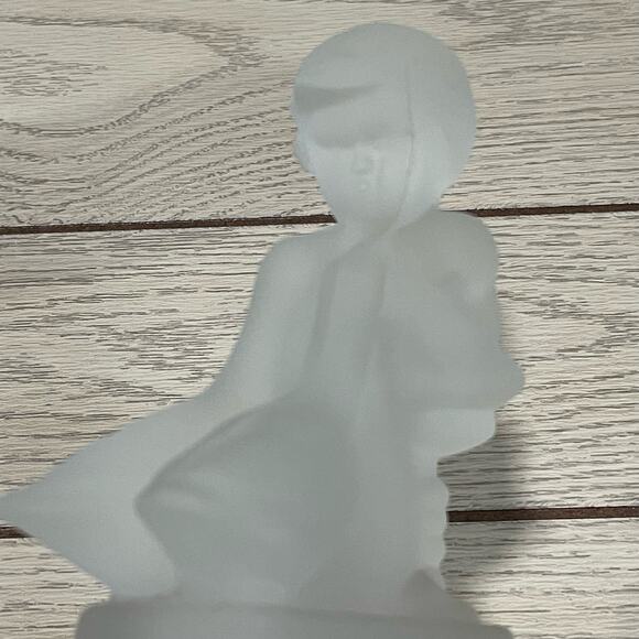 Vintage LE Smith Frosted Glass Girl with Goose Geese Figurine Paperweight - Picture 6 of 10
